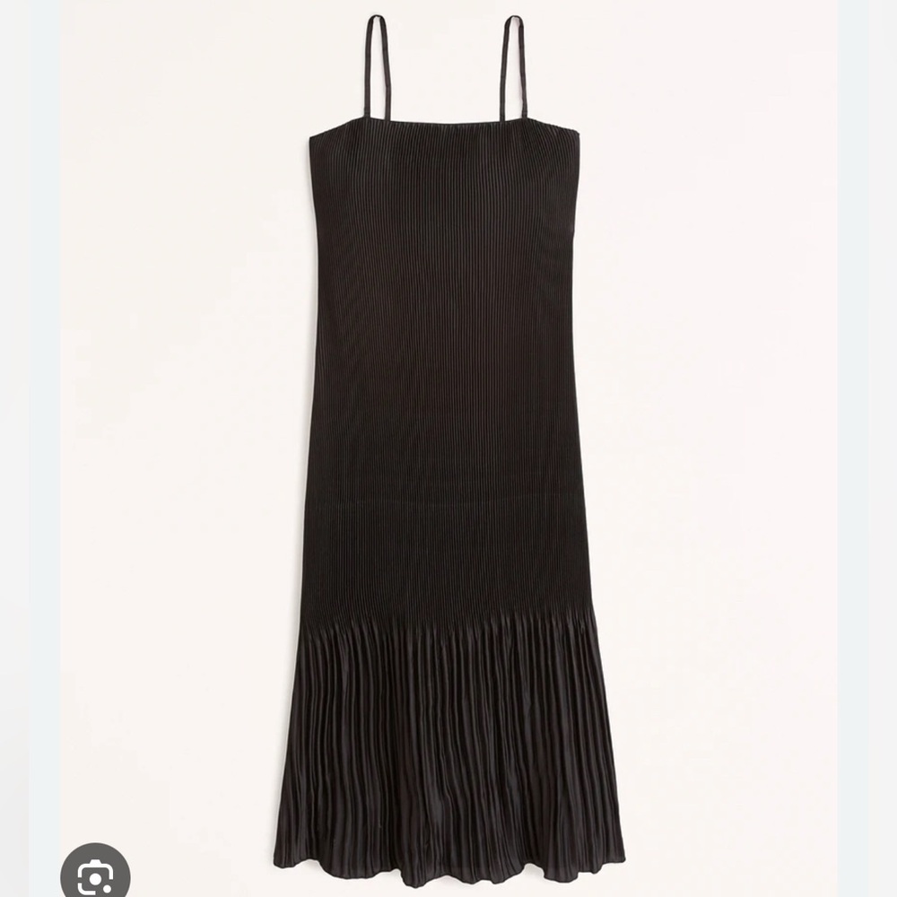 Elegant Black Pleated Skirt